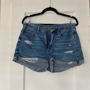 AE 90s boyfriend short